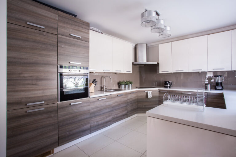 kitchen-furnished-in-modern-design