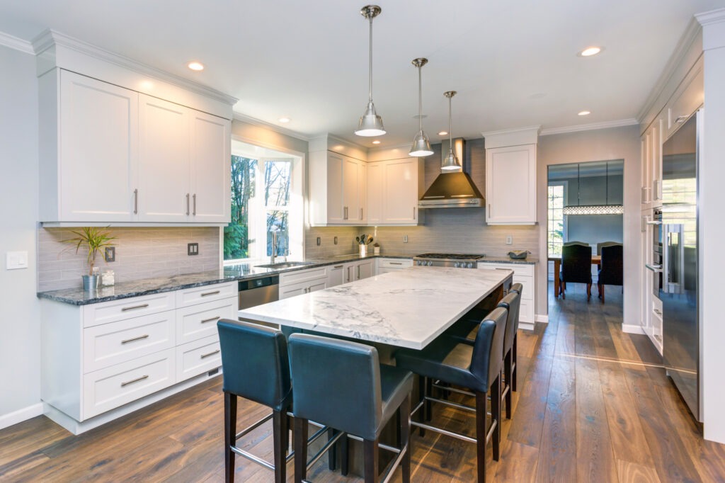 Chicagoland's High-Quality Custom Cabinets with Porcelain Countertops