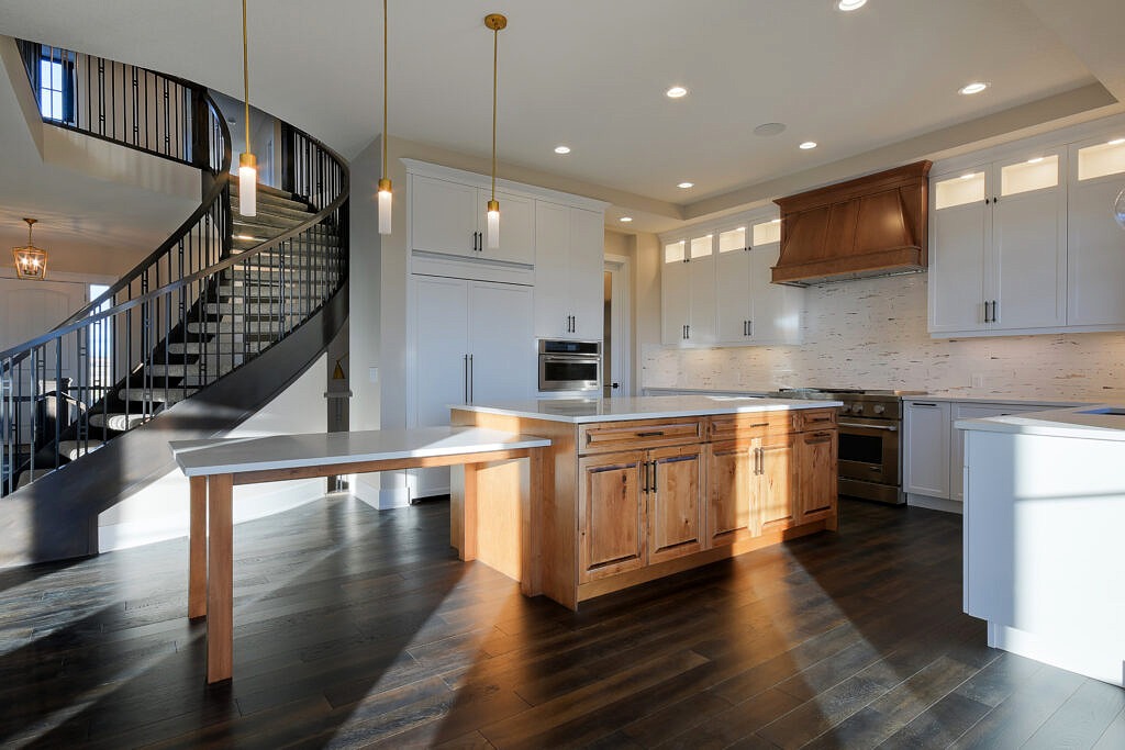 Windsor - Maple Early American